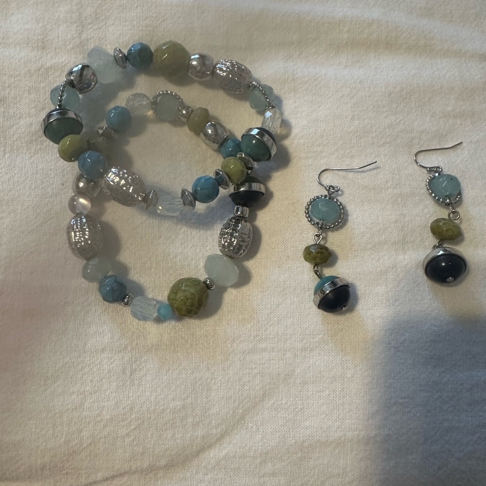 Elegant Silver and Green Beaded Jewelry Set